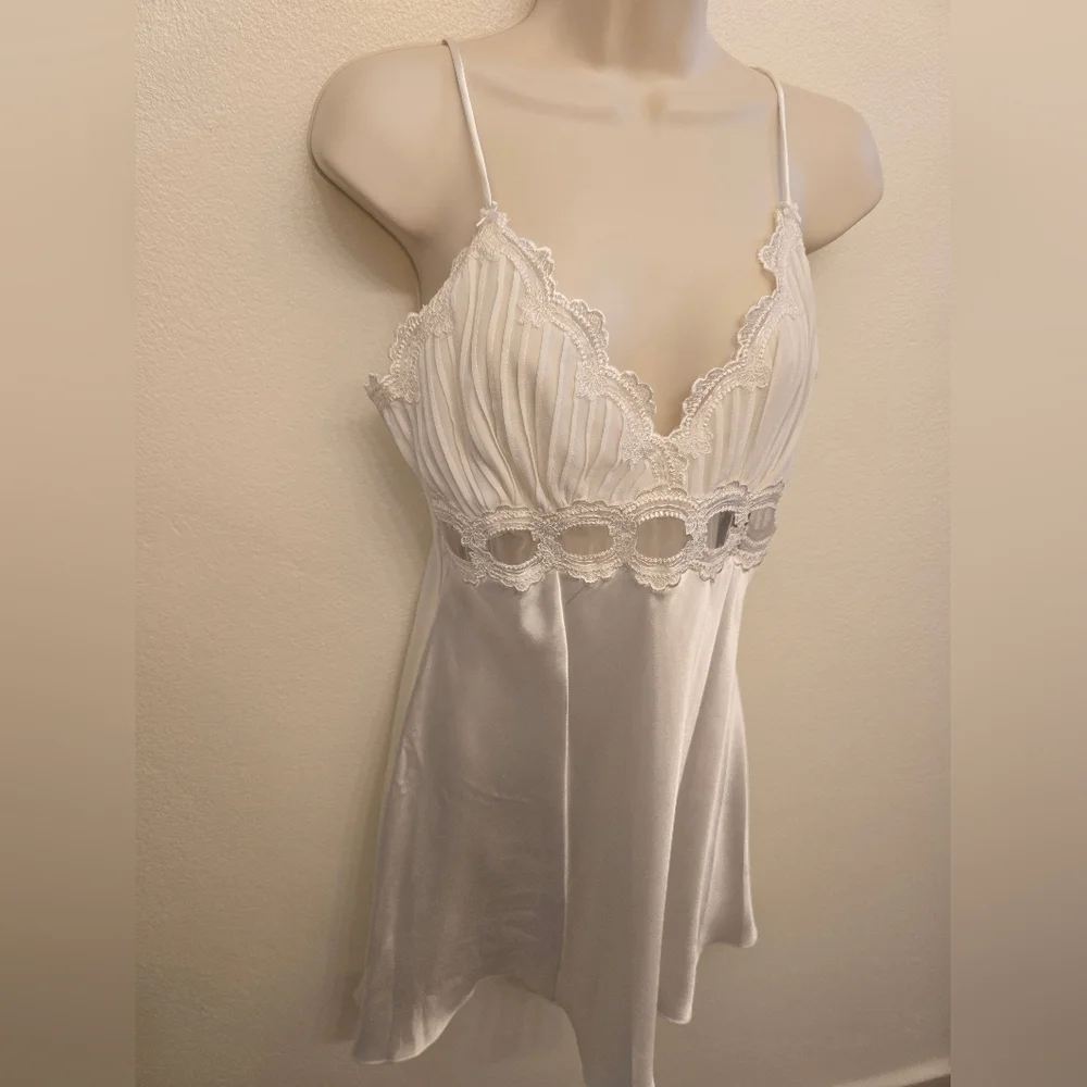 NWT Luciano Dante Luxurious Cream Lace Chemise